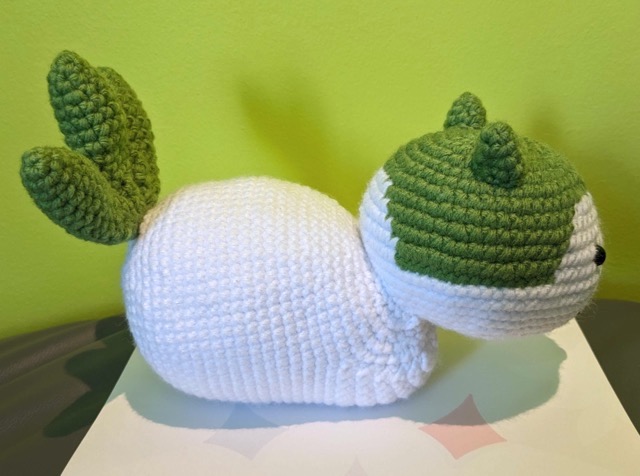 Sommie's body as viewed from the left side with the tail completely sewn on